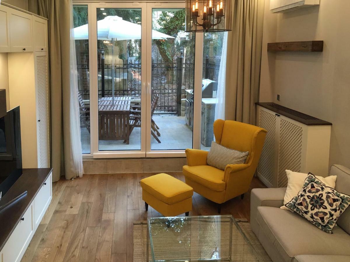 A Luxury Apartment With Patio And Bbq Sofie Exteriér fotografie